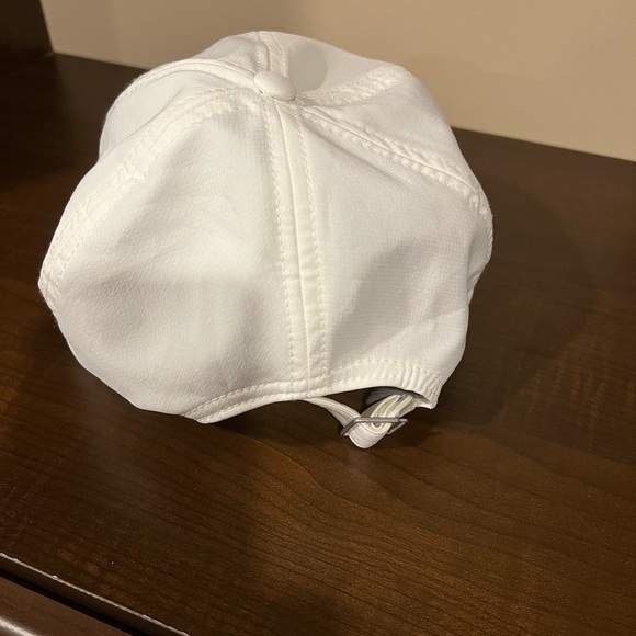 Under Armour White Silver Logo Baseball Hat - Picture 2 of 4